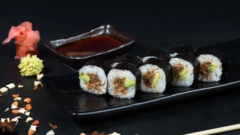 90-FUTO SAKE/TERIYAKI MAKI (8 gab.)