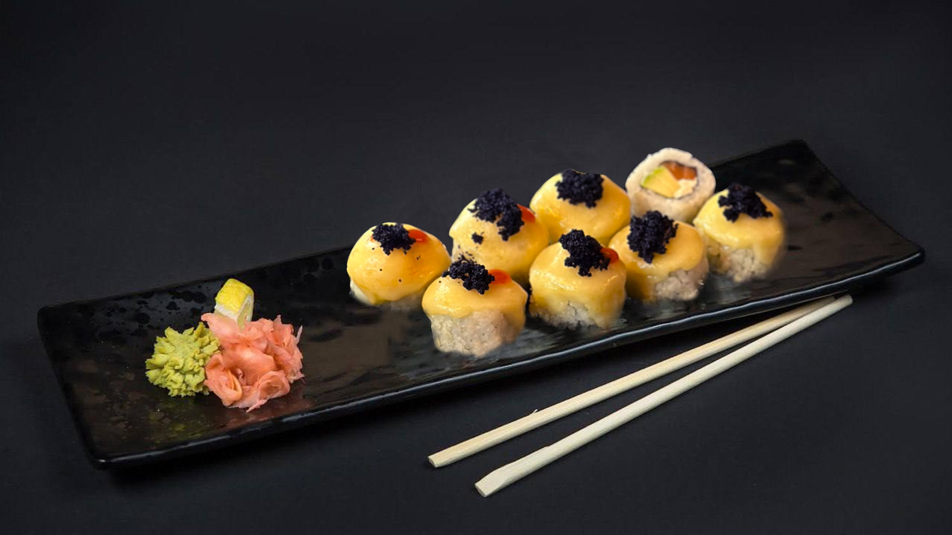 126-VOLCANO MAKI 4 gab. + 4 gab. SPICY VOLCANO MAKI (8 gab.) 