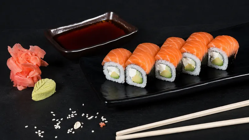 37C-SAKE AVOKADO CHEESE MAKI (8 gab.)