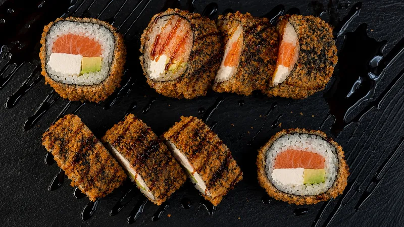 111-SALMON TEMPURA MAKI (8 gab.)
