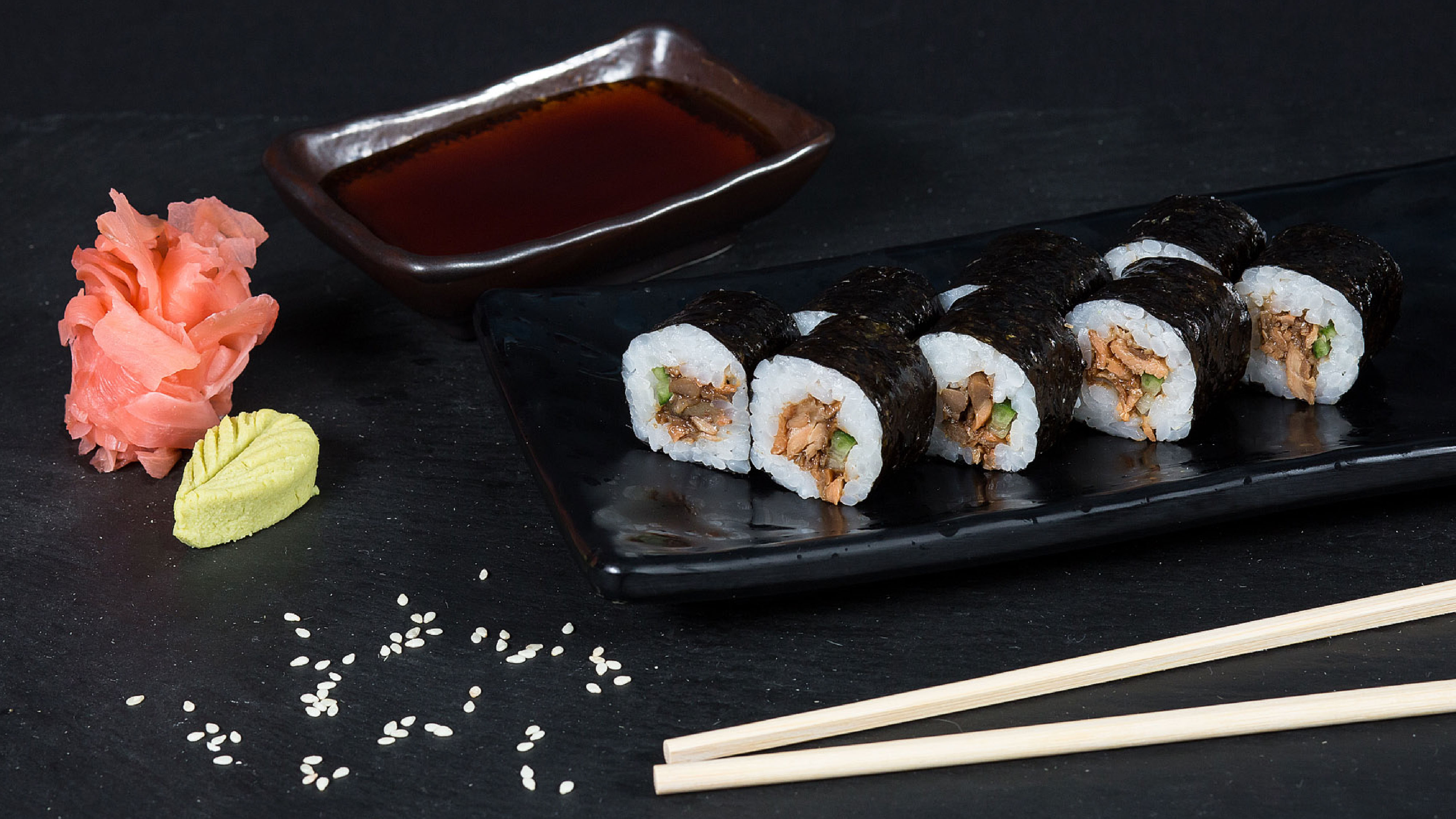 32-SAKE TERIYAKI MAKI (8 gab.)