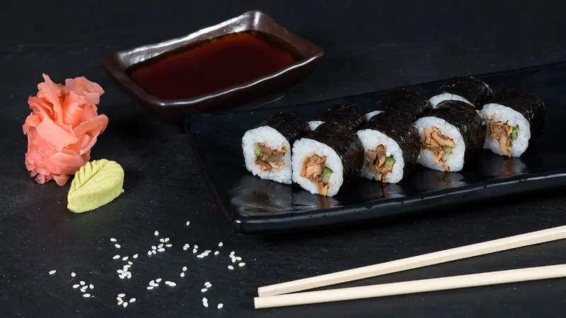 32-SAKE TERIYAKI MAKI (8 pc.)